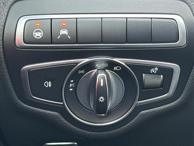 Mercedes-Benz / C-Klasse / Blau / / / C 300 T AMG-Line+LED+NAVI+KAMERA+19AMG-Felgen+el.HECK