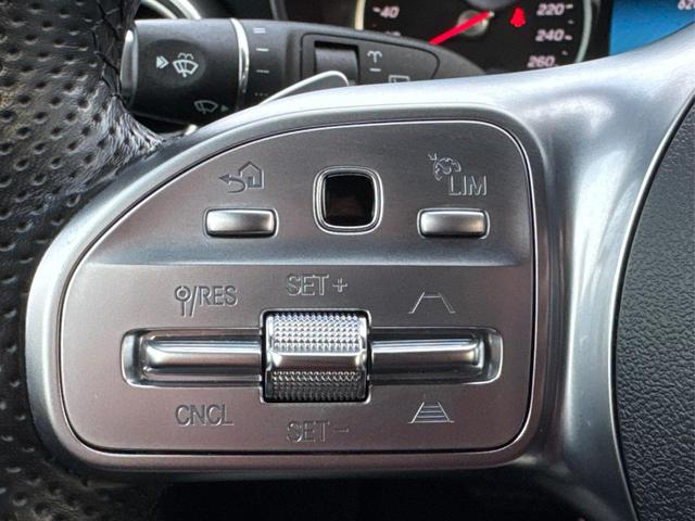 Mercedes-Benz / C-Klasse / Blau / / / C 300 T AMG-Line+LED+NAVI+KAMERA+19AMG-Felgen+el.HECK