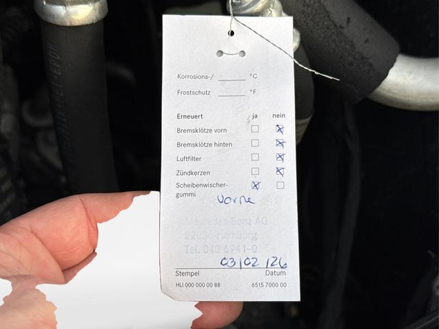 Mercedes-Benz / C-Klasse / Blau / / / C 300 T AMG-Line+LED+NAVI+KAMERA+19AMG-Felgen+el.HECK