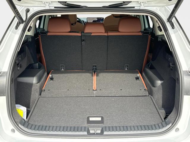 Skoda / Kodiaq / Wei&szlig; / / / LEDER+AHK+PANO+MATRIX+360 KAM+eHK+20 LM, Beispielbilder, ggf. teilweise mit Sonderausstattung