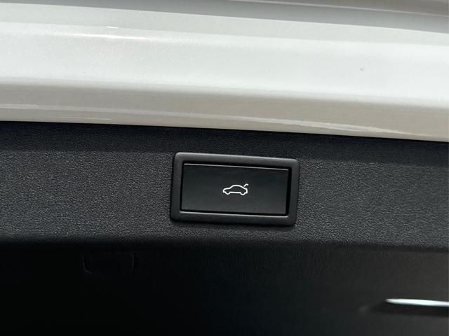 Skoda / Kodiaq / Wei&szlig; / / / LEDER+AHK+PANO+MATRIX+360 KAM+eHK+20 LM, Beispielbilder, ggf. teilweise mit Sonderausstattung