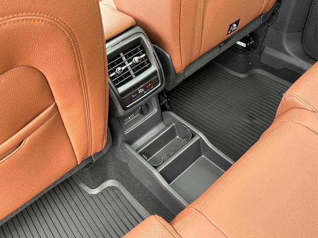 Skoda / Kodiaq / Wei&szlig; / / / LEDER+AHK+PANO+MATRIX+360 KAM+eHK+20 LM, Beispielbilder, ggf. teilweise mit Sonderausstattung