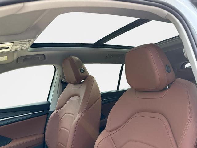 Skoda / Kodiaq / Wei&szlig; / / / LEDER+AHK+PANO+MATRIX+360 KAM+eHK+20 LM, Beispielbilder, ggf. teilweise mit Sonderausstattung