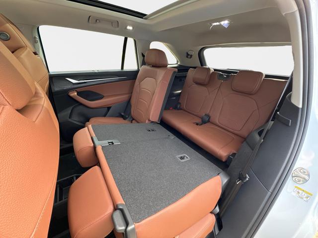 Skoda / Kodiaq / Wei&szlig; / / / LEDER+AHK+PANO+MATRIX+360 KAM+eHK+20 LM, Beispielbilder, ggf. teilweise mit Sonderausstattung