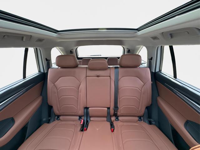 Skoda / Kodiaq / Wei&szlig; / / / LEDER+AHK+PANO+MATRIX+360 KAM+eHK+20 LM, Beispielbilder, ggf. teilweise mit Sonderausstattung