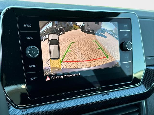 Volkswagen / T-Cross / / / / NAVI+SHZ+MATRIX+ACC+KAMERA+18'' ALU