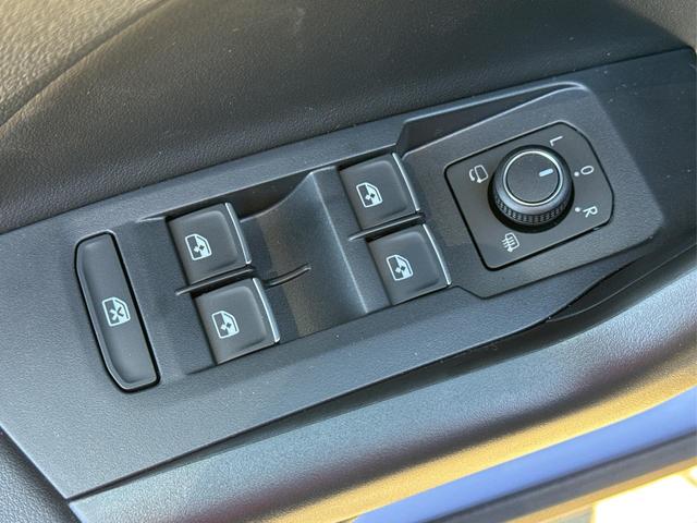 Volkswagen / T-Cross / / / / NAVI+SHZ+MATRIX+ACC+KAMERA+18'' ALU