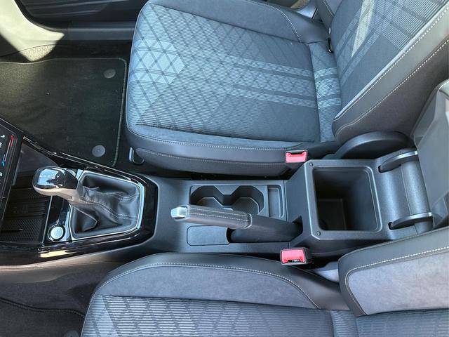 Volkswagen / T-Cross / / / / NAVI+SHZ+MATRIX+ACC+KAMERA+18'' ALU