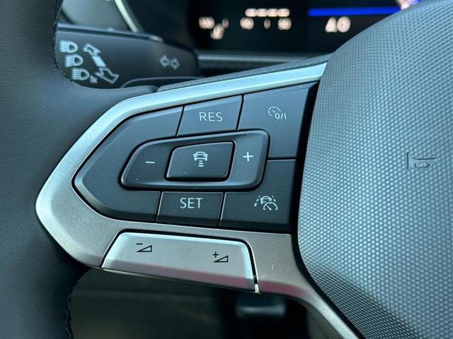 Volkswagen / T-Cross / / / / NAVI+SHZ+MATRIX+ACC+KAMERA+18'' ALU