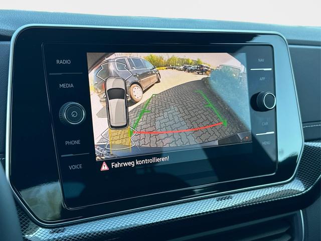 Volkswagen / T-Cross / / / / NAVI+SHZ+MATRIX+ACC+KAMERA+18'' ALU