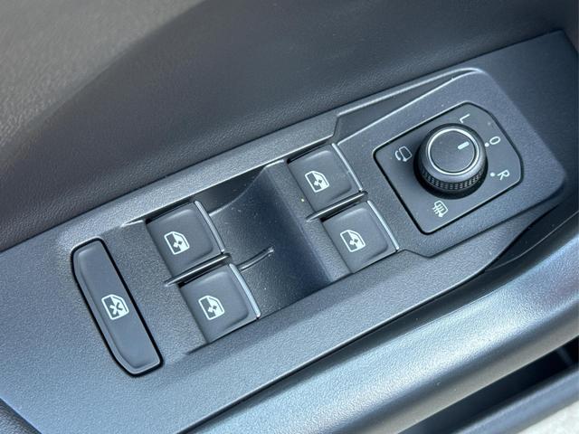 Volkswagen / T-Cross / / / / NAVI+SHZ+MATRIX+ACC+KAMERA+18'' ALU