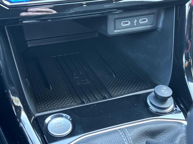 Volkswagen / T-Cross / / / / NAVI+SHZ+MATRIX+ACC+KAMERA+18'' ALU