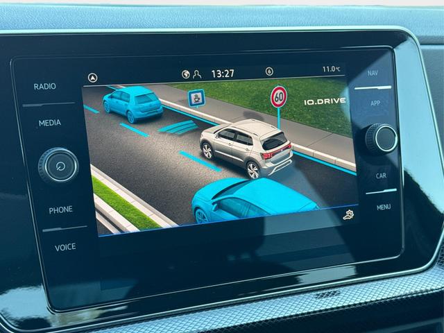 Volkswagen / T-Cross / / / / NAVI+SHZ+MATRIX+ACC+KAMERA+18'' ALU