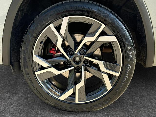 Skoda / Kodiaq / Grau / / / RS 4x4+AHK+PANO+LEDER+360&deg;KAM+7-Sitze