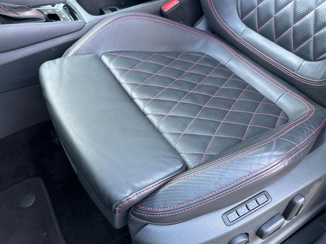 Skoda / Kodiaq / Grau / / / RS 4x4+AHK+PANO+LEDER+360&deg;KAM+7-Sitze
