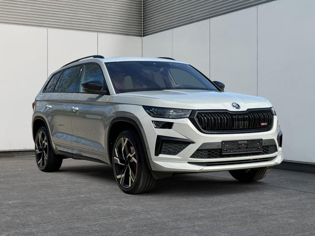 Skoda / Kodiaq / Grau / / / RS 4x4+AHK+PANO+LEDER+360&deg;KAM+7-Sitze