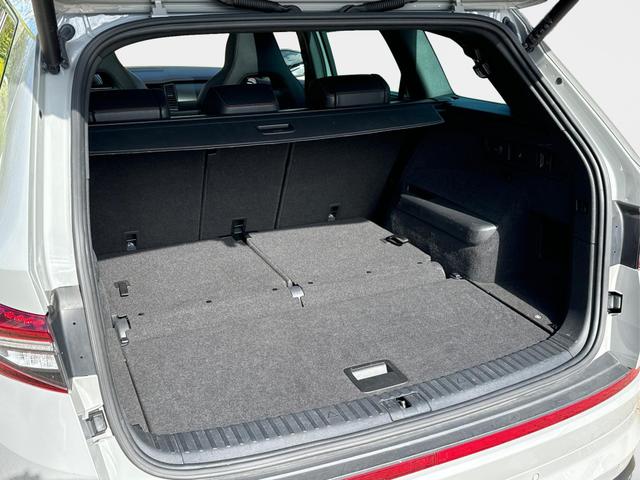 Skoda / Kodiaq / Grau / / / RS 4x4+AHK+PANO+LEDER+360&deg;KAM+7-Sitze