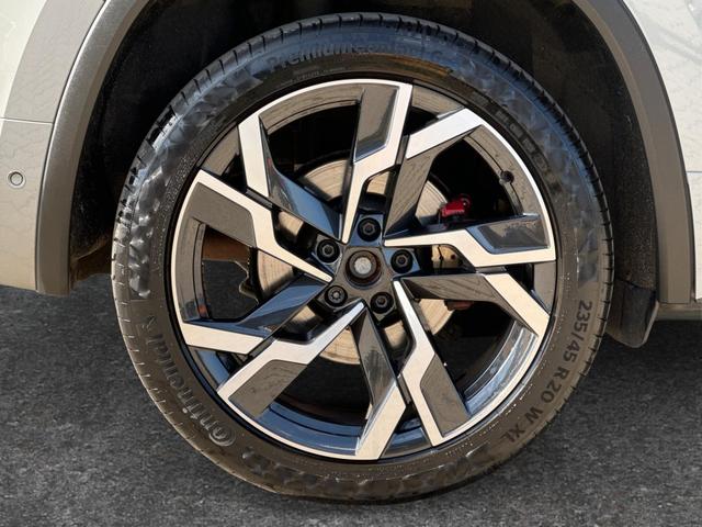 Skoda / Kodiaq / Grau / / / RS 4x4+AHK+PANO+LEDER+360&deg;KAM+7-Sitze
