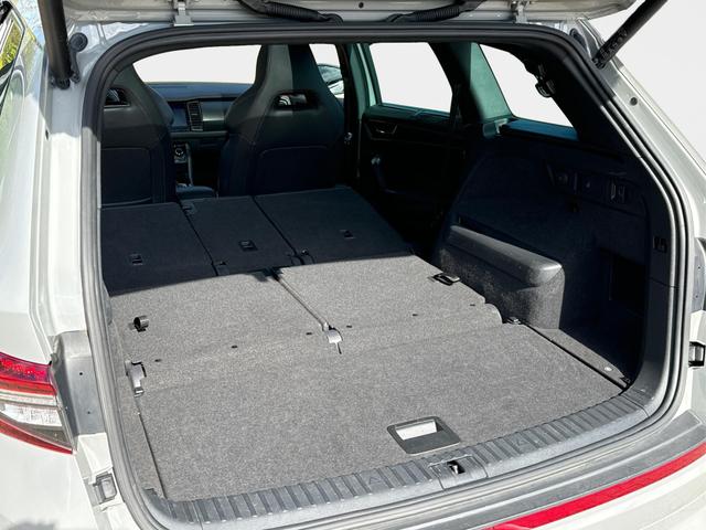 Skoda / Kodiaq / Grau / / / RS 4x4+AHK+PANO+LEDER+360&deg;KAM+7-Sitze
