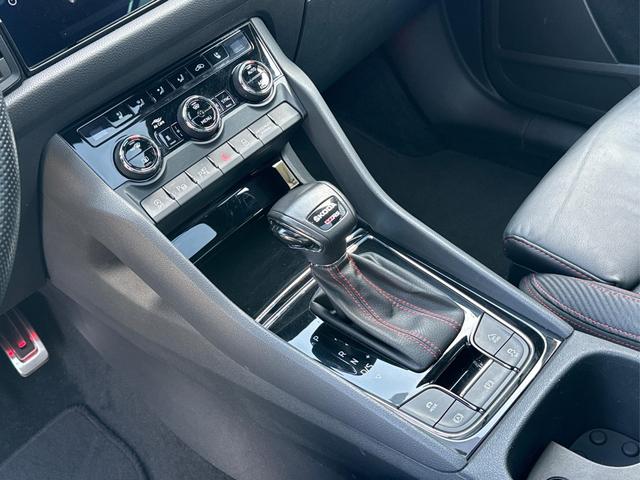 Skoda / Kodiaq / Grau / / / RS 4x4+AHK+PANO+LEDER+360&deg;KAM+7-Sitze