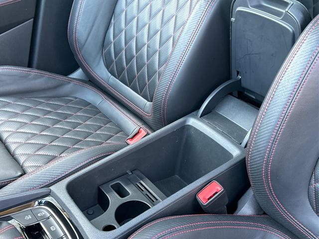Skoda / Kodiaq / Grau / / / RS 4x4+AHK+PANO+LEDER+360&deg;KAM+7-Sitze