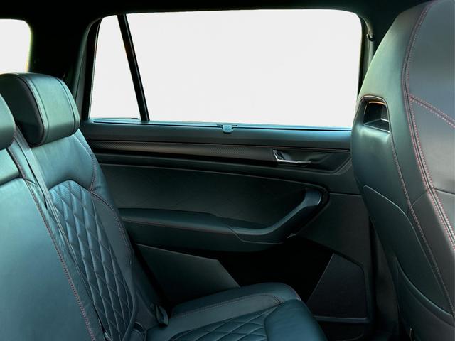 Skoda / Kodiaq / Grau / / / RS 4x4+AHK+PANO+LEDER+360&deg;KAM+7-Sitze