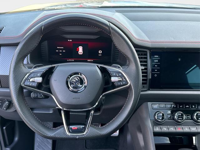 Skoda / Kodiaq / Grau / / / RS 4x4+AHK+PANO+LEDER+360&deg;KAM+7-Sitze