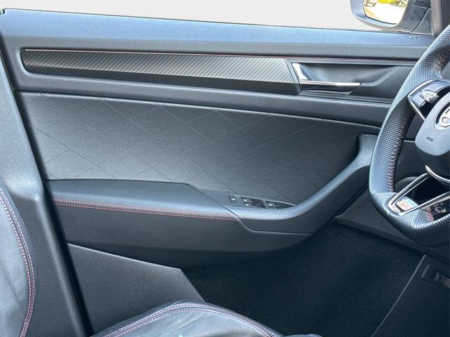 Skoda / Kodiaq / Grau / / / RS 4x4+AHK+PANO+LEDER+360&deg;KAM+7-Sitze