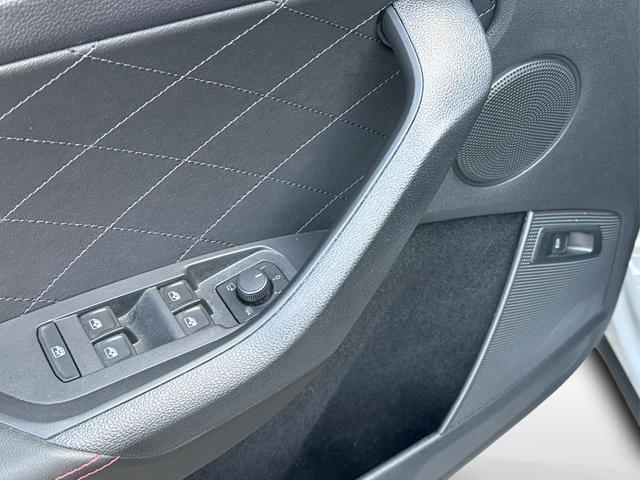 Skoda / Kodiaq / Grau / / / RS 4x4+AHK+PANO+LEDER+360&deg;KAM+7-Sitze