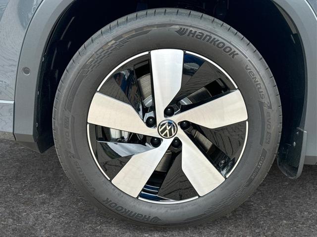 Volkswagen / Tayron / Grau / / / SHZ+ACC+PDC+KAMERA+EL.HECKKL.