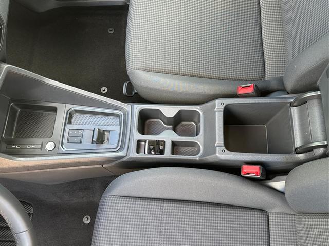 Volkswagen / Caddy Maxi / Grau / / / F&Ouml;RDERF&Auml;HIG+KAMERA+ACC+SHZ+KLIMA+APP-CONNECT+GJR+PDC, Beispielbilder, ggf. teilweise mit Sonderausstattung