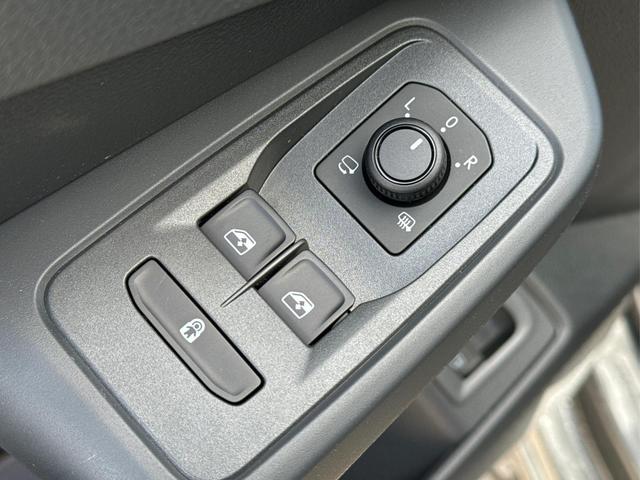 Volkswagen / Caddy Maxi / Grau / / / F&Ouml;RDERF&Auml;HIG+KAMERA+ACC+SHZ+KLIMA+APP-CONNECT+GJR+PDC, Beispielbilder, ggf. teilweise mit Sonderausstattung