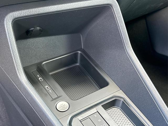 Volkswagen / Caddy Maxi / Grau / / / F&Ouml;RDERF&Auml;HIG+KAMERA+ACC+SHZ+KLIMA+APP-CONNECT+GJR+PDC, Beispielbilder, ggf. teilweise mit Sonderausstattung