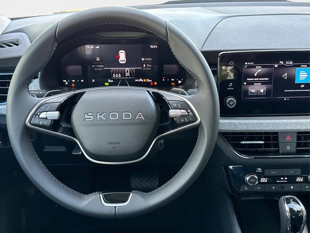 Skoda / Kamiq / Silber / / / SHZ+KAMERA+SMARTLINK+PDC+LED+16 ALU