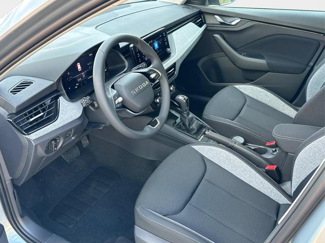 Skoda / Kamiq / Silber / / / SHZ+KAMERA+SMARTLINK+PDC+LED+16 ALU