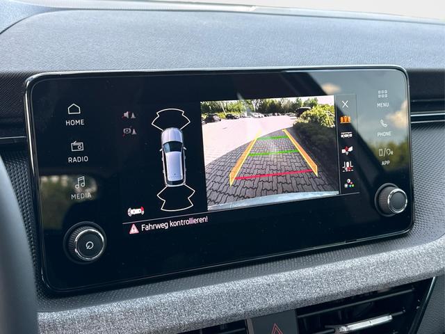 Skoda / Kamiq / Silber / / / SHZ+KAMERA+SMARTLINK+PDC+LED+16 ALU