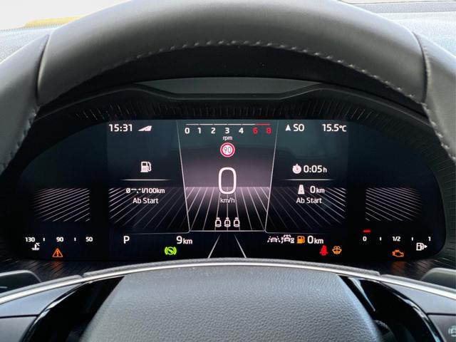 Skoda / Kamiq / Silber / / / SHZ+KAMERA+SMARTLINK+PDC+LED+16 ALU