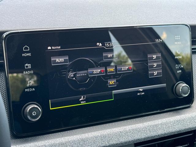 Skoda / Kamiq / Silber / / / SHZ+KAMERA+SMARTLINK+PDC+LED+16 ALU