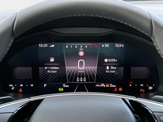 Skoda / Kamiq / Silber / / / SHZ+KAMERA+SMARTLINK+PDC+LED+16 ALU