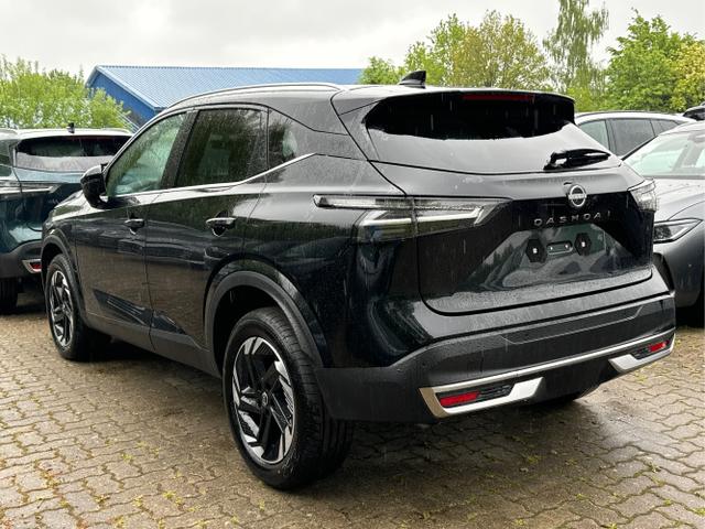 Nissan / Qashqai / Schwarz / / / EL.HECKKL+HEAD-UP+KAMERA+ACC+PDC+SHZ+LED 
