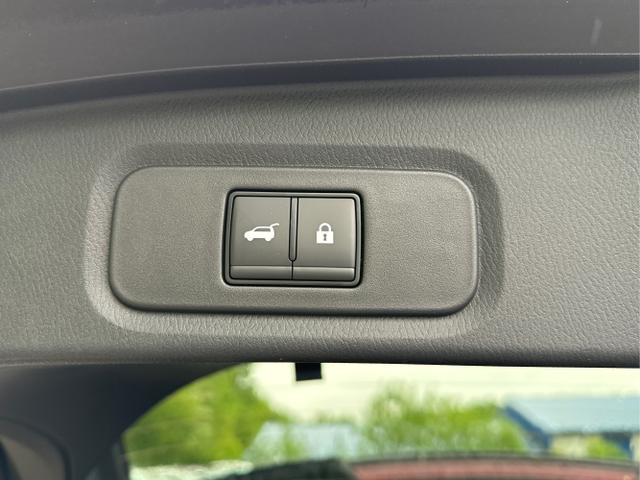 Nissan / Qashqai / Schwarz / / / EL.HECKKL+HEAD-UP+KAMERA+ACC+PDC+SHZ+LED 