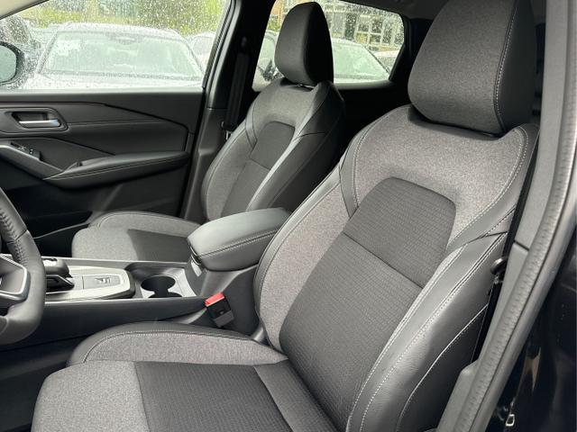 Nissan / Qashqai / Schwarz / / / EL.HECKKL+HEAD-UP+KAMERA+ACC+PDC+SHZ+LED 