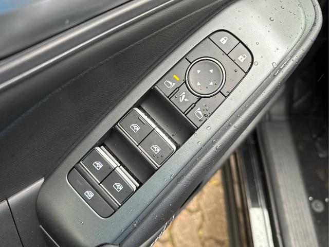 Nissan / Qashqai / Schwarz / / / EL.HECKKL+HEAD-UP+KAMERA+ACC+PDC+SHZ+LED 
