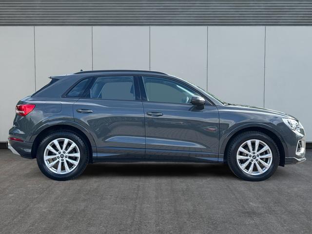 Audi / Q3 / Grau / / / 1.5 TSI-DSG AHK+18ALU+PDC+GRA+SHZ