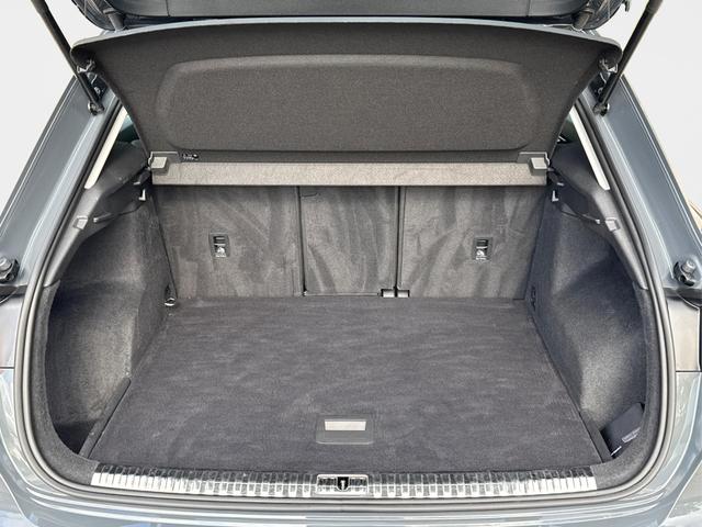 Audi / Q3 / Grau / / / 1.5 TSI-DSG AHK+18ALU+PDC+GRA+SHZ