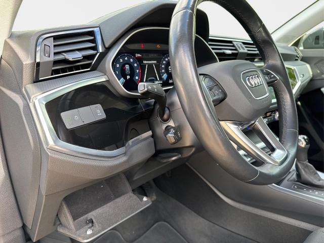 Audi / Q3 / Grau / / / 1.5 TSI-DSG AHK+18ALU+PDC+GRA+SHZ