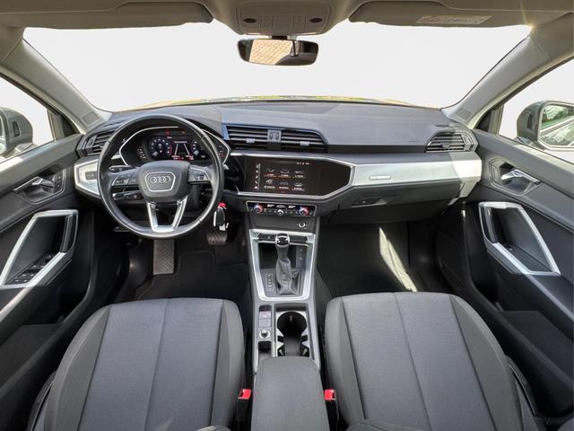 Audi / Q3 / Grau / / / 1.5 TSI-DSG AHK+18ALU+PDC+GRA+SHZ
