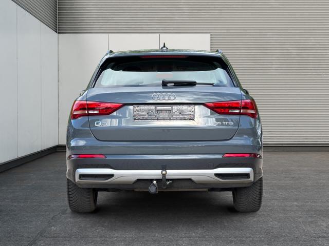 Audi / Q3 / Grau / / / 1.5 TSI-DSG AHK+18ALU+PDC+GRA+SHZ