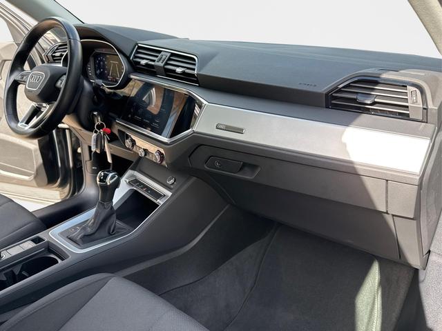 Audi / Q3 / Grau / / / 1.5 TSI-DSG AHK+18ALU+PDC+GRA+SHZ