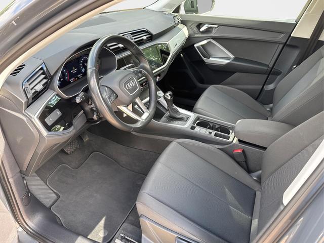 Audi / Q3 / Grau / / / 1.5 TSI-DSG AHK+18ALU+PDC+GRA+SHZ